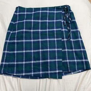 SHEIN Plus Size Wrap Tie Side Plaid Skirt